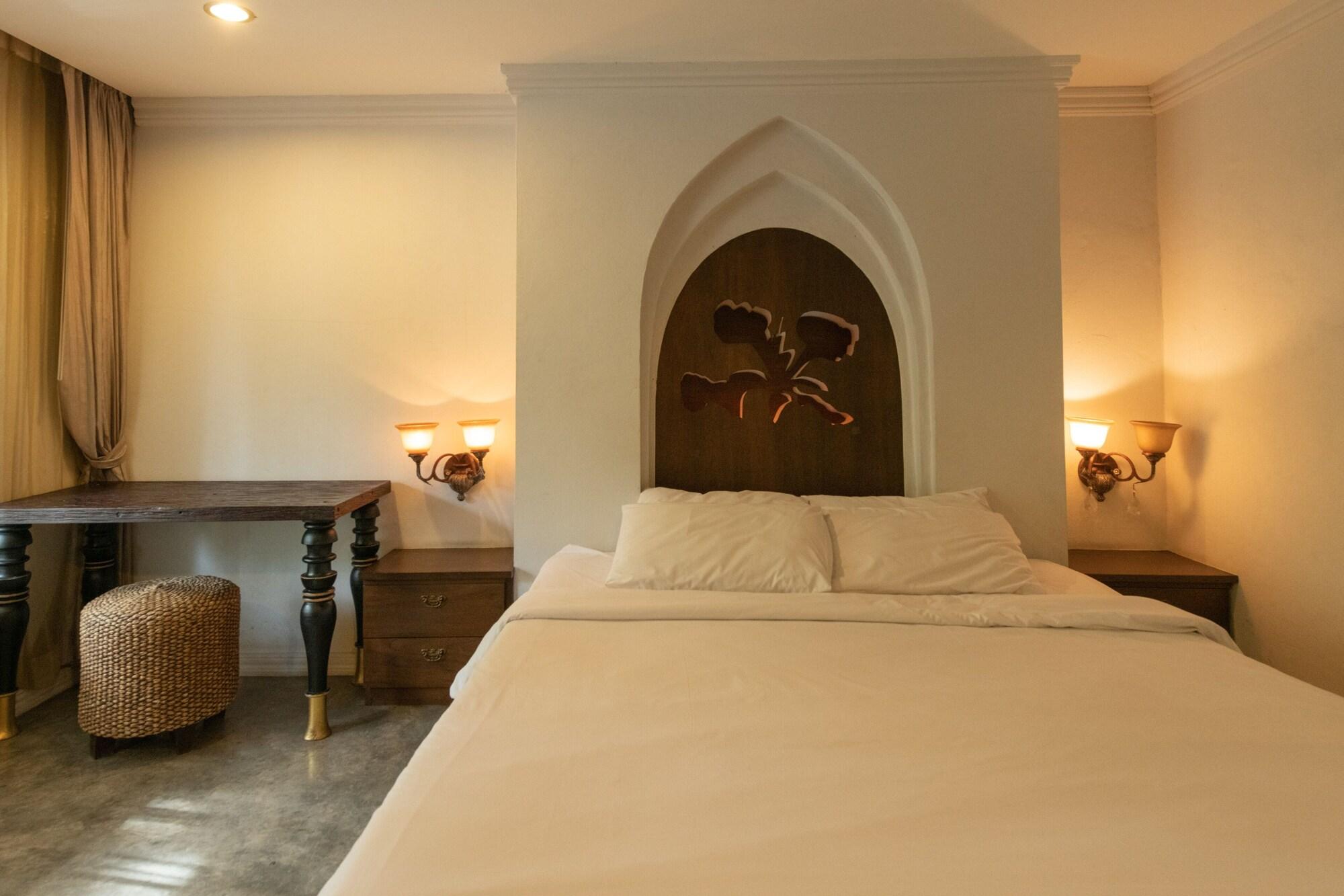 Chompor Lanna Hotel Чиангмай Экстерьер фото